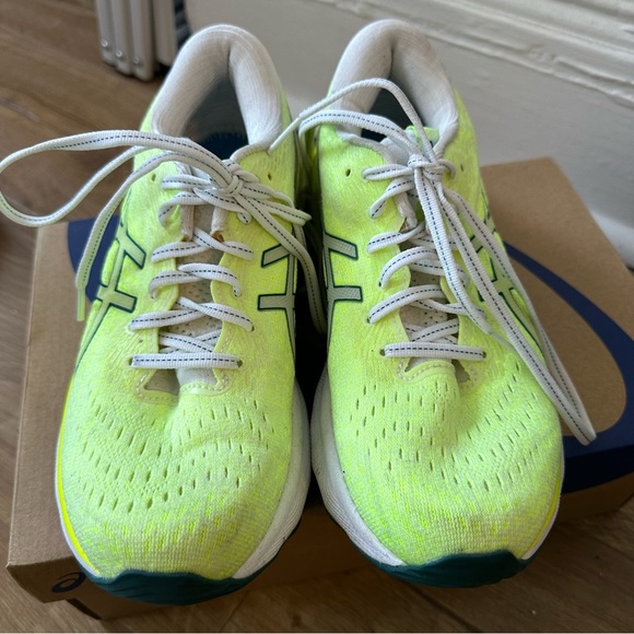 Asics Gel-nimbus 24 Running Sneakers - Picture 2 of 3